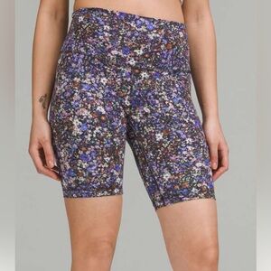 Lululemon Align High-Rise Short 8"
Flower Burst Multi size 4
